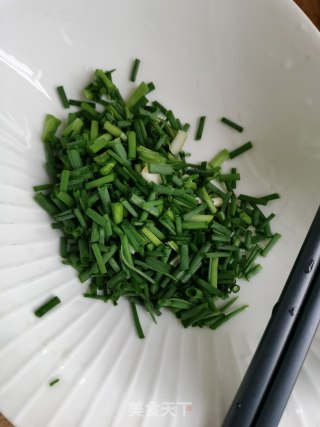番茄鸡蛋蝴蝶面的做法步骤：2