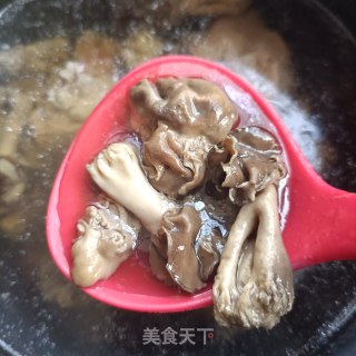 巴楚菌精肉汤的做法步骤：17