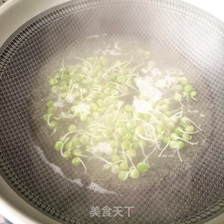 芦笋豌豆鲜虾沙拉的做法步骤：3
