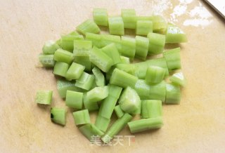 黄瓜牛肉炒藜麦饭的做法步骤：1