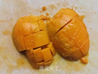 芒果荔枝麦片酸奶碗的做法步骤：3