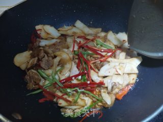 杏鲍菇炒肉的做法步骤：7