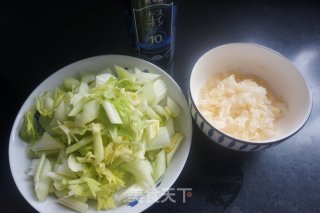 #清淡美食#西芹拌白木耳的做法步骤：1