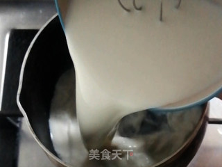 白凉粉版木瓜奶冻的做法步骤：3