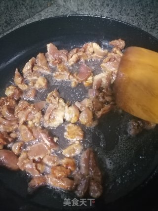 蒜苔炒肉的做法步骤：3