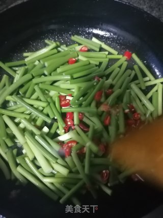 蒜苔炒肉的做法步骤：4