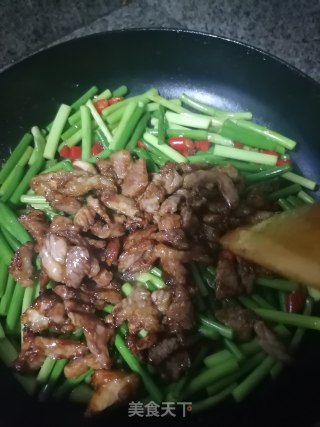 蒜苔炒肉的做法步骤：5