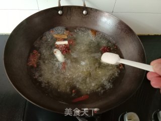 盐焗花生的做法步骤：4