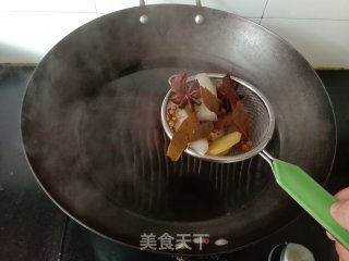 盐焗花生的做法步骤：5