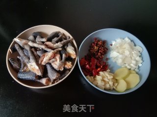 麻辣鸡爪的做法步骤：1