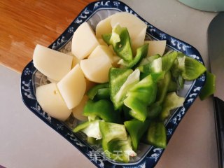 砂锅鸡翅煲的做法步骤：2