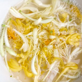 金银花蜜枣的做法步骤：4