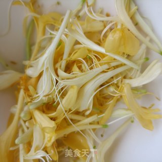 金银花蜜枣的做法步骤：7