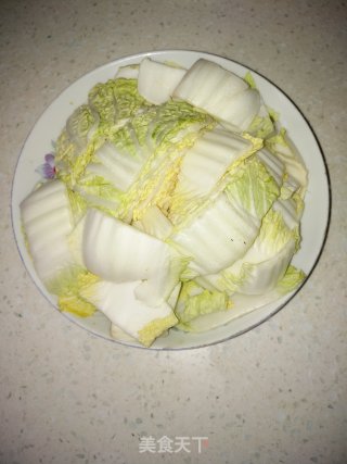醋溜白菜的做法步骤：1