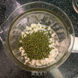 绿豆煲马蹄糖水的做法步骤：5
