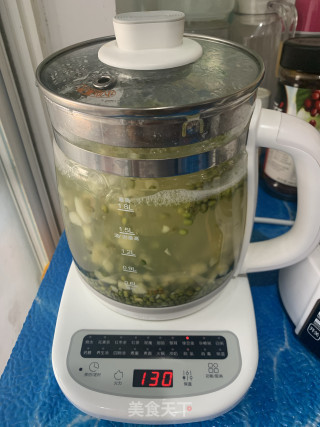 绿豆煲马蹄糖水的做法步骤：7