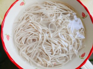 鸡丝凉面的做法步骤：4