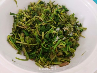 香椿炒鸡蛋的做法步骤：4