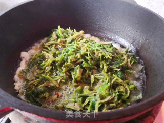 香椿炒鸡蛋的做法步骤：7