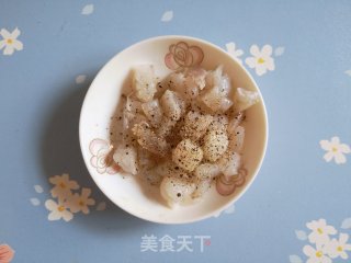 虾仁炒鸡蛋的做法步骤：5