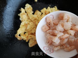 虾仁炒鸡蛋的做法步骤：8