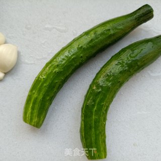 黄瓜拌精肉的做法步骤：2