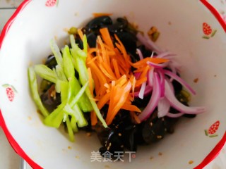 凉拌木耳的做法步骤：7