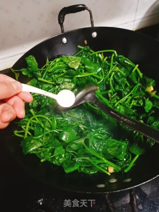 清炒红薯叶的做法步骤：5