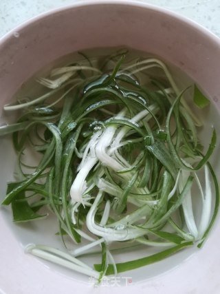 清蒸鲈鱼的做法步骤：5