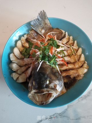 清蒸鲈鱼的做法步骤：6