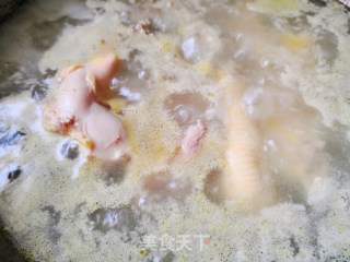 酱炒鸡块的做法步骤：1