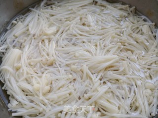 酱炒鸡块的做法步骤：2