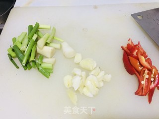 家常酱烧鲤鱼的做法步骤：2