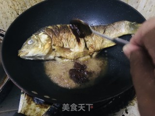 家常酱烧鲤鱼的做法步骤：4