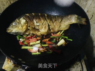 家常酱烧鲤鱼的做法步骤：5