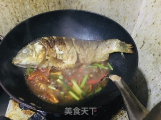 家常酱烧鲤鱼的做法步骤：7