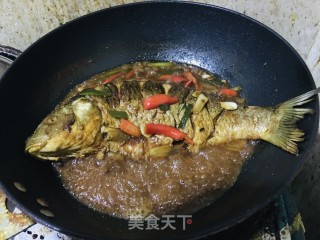家常酱烧鲤鱼的做法步骤：9