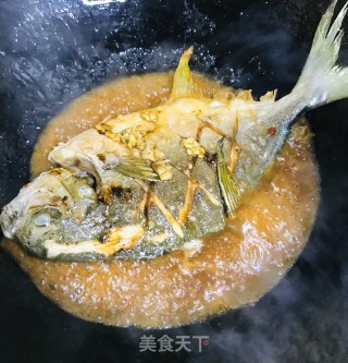 红烧鲳鱼的做法步骤：4