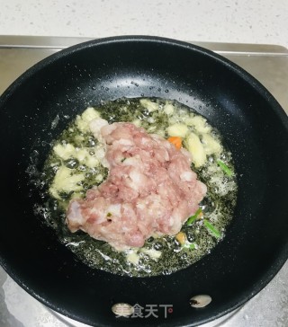 ￼￼蒸茄花肉末的做法步骤：5