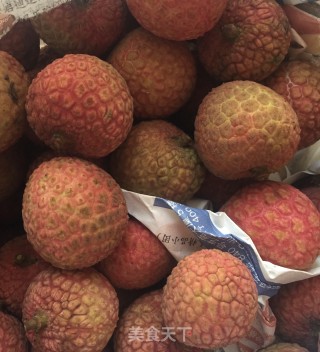 鲜榨荔枝汁的做法步骤：1