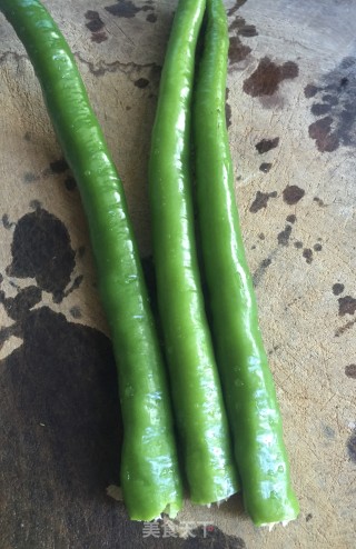 豆豉辣椒炒蒜苔的做法步骤：2