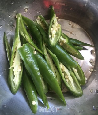 豆豉辣椒炒蒜苔的做法步骤：4