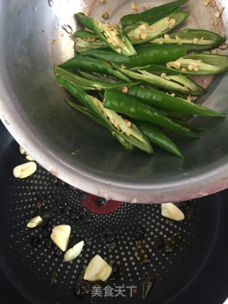 豆豉辣椒炒蒜苔的做法步骤：7