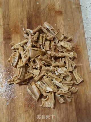 笋干焖鸡的做法步骤：2