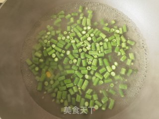 牛肉豇豆炒藜麦饭的做法步骤：5