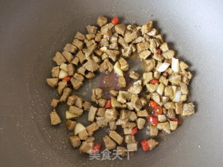 牛肉豇豆炒藜麦饭的做法步骤：9
