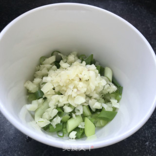 蒜香葫芦条的做法步骤：4