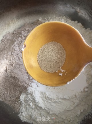 葱花发面饼的做法步骤：4