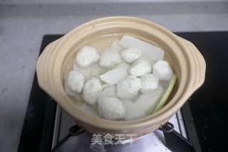 鱼糕鱼丸青菜汤的做法步骤：4