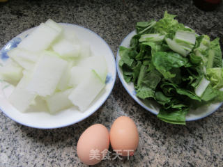 鸡蛋小白菜豆腐汤的做法步骤：1